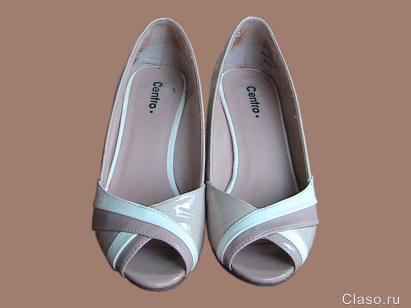 Лакированные женские туфли бежевые с открытыми носками бу в хор. состо